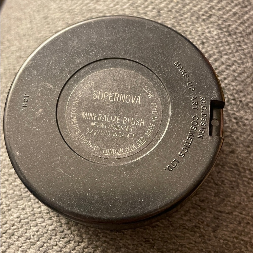 MAC Supernova Blush *RARE* - Picture 2 of 2